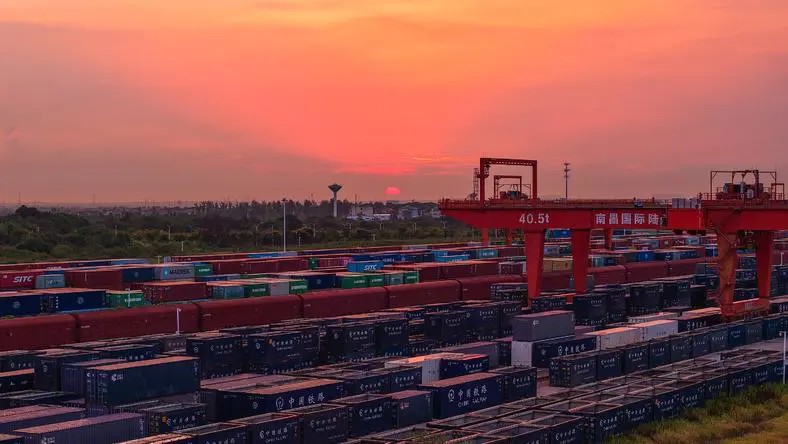 美国正式公告：实施美欧贸易协议，征收欧盟汽车15%关税