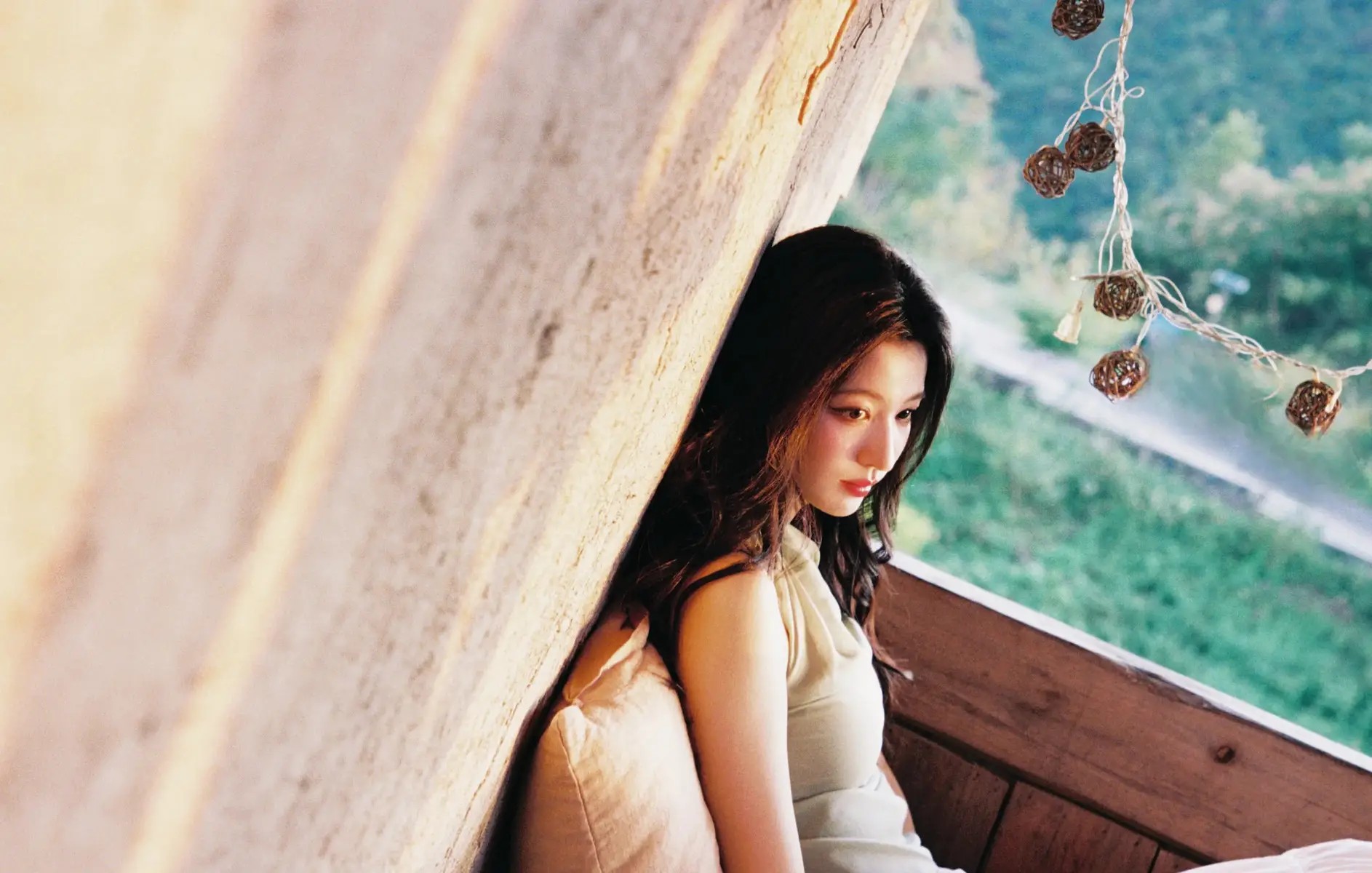 看到洪水冲毁桥梁竟大声讪笑，台当局官员被批“冷血”