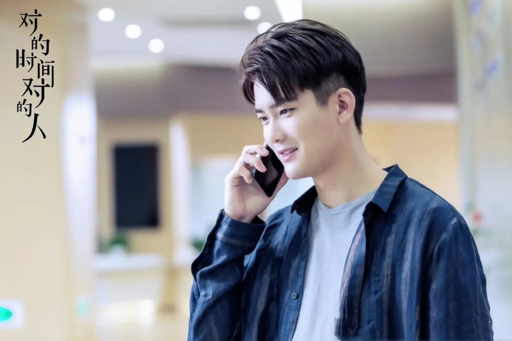 罗晋父亲告别仪式：破婚变谣言，谴责狗仔恶行