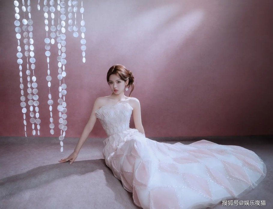 唐嫣现身公公追悼会！夫妻俩站门口迎宾，罗晋经纪人曝照粉碎婚变传闻