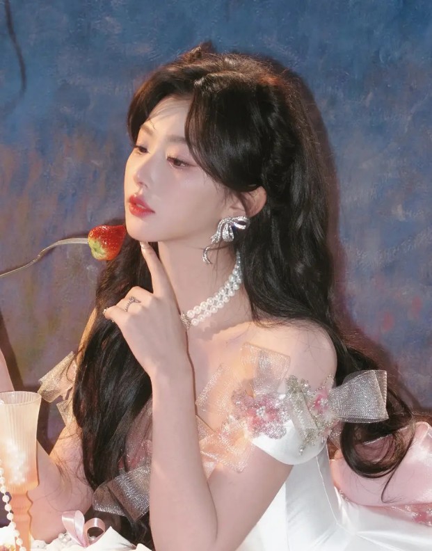 罗晋父亲葬礼唐嫣现身 婚变传闻不攻自破