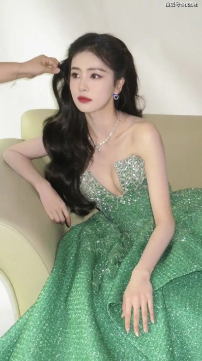 从内娱火到全球，开年第一个破圈的来了：美国斩杀线