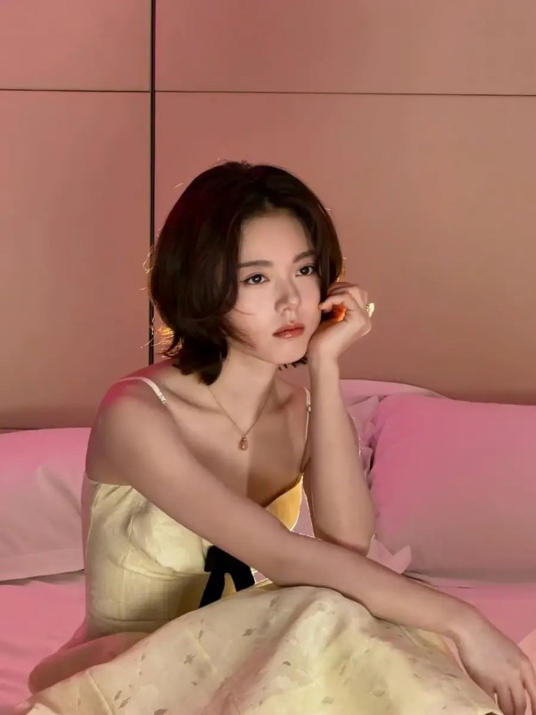 AI时代的赢家逻辑：从“出卖时间”到“持有资本”的生存迁移